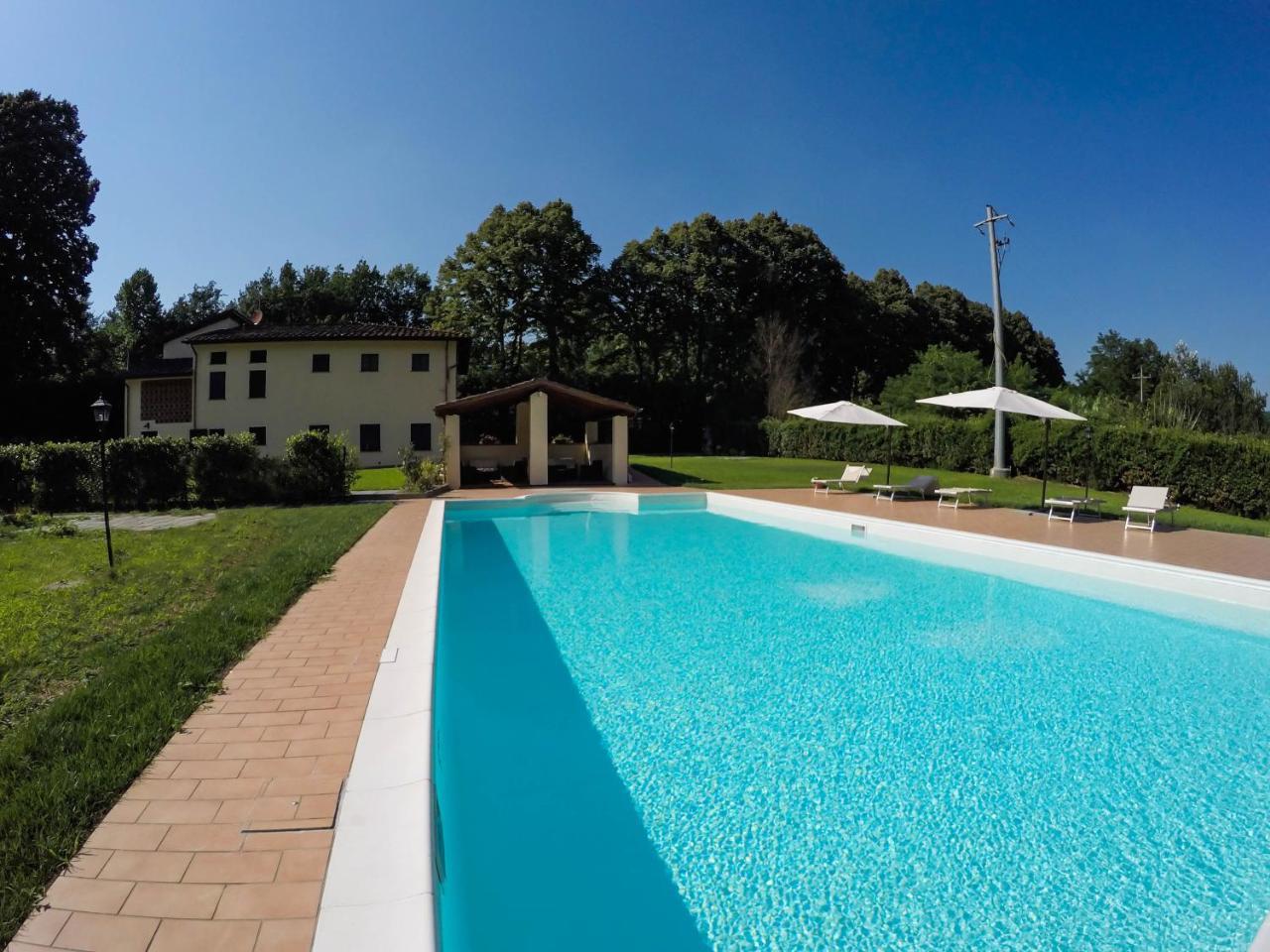 Casale La Fata -Tipico Toscano Immerso Nelle Colline Tra Lucca E Versilia, 6 Appartamenti Indipendenti กาไมโยเร ภายนอก รูปภาพ